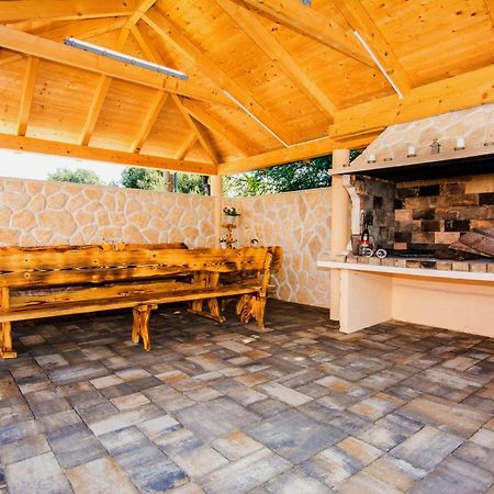 Family Friendly Pool House Ana - Happy Rentals Bibinje Luaran gambar
