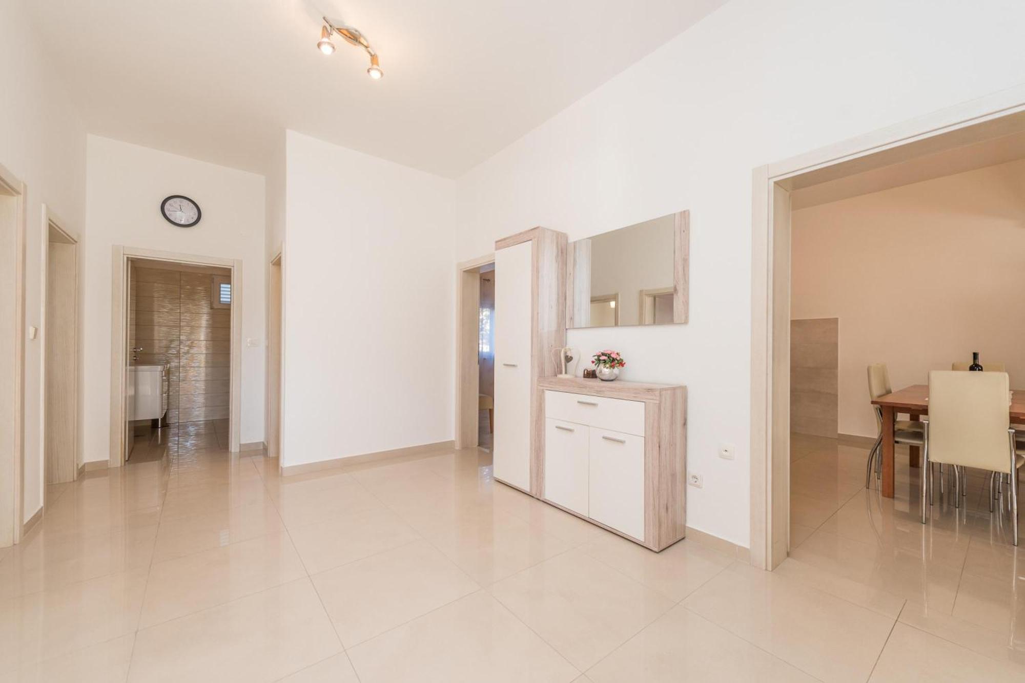 Family Friendly Pool House Ana - Happy Rentals Bibinje Luaran gambar