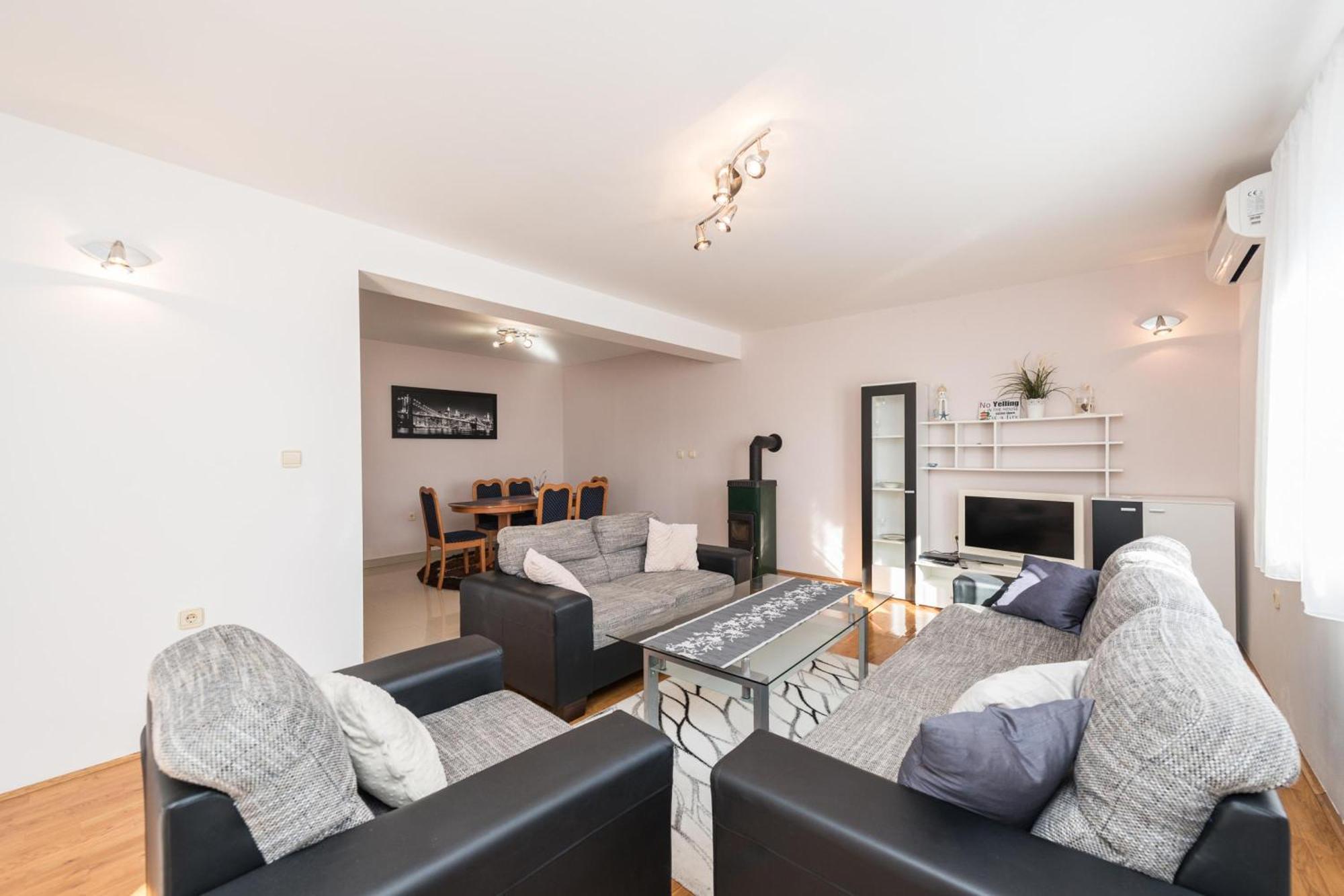 Family Friendly Pool House Ana - Happy Rentals Bibinje Luaran gambar